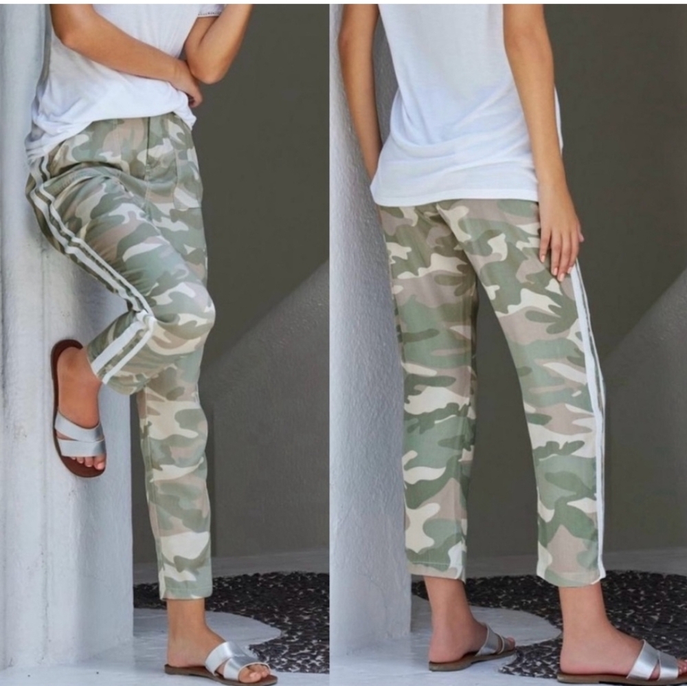 Boston Proper Camouflage Lyocell Cropped Pants Size 6